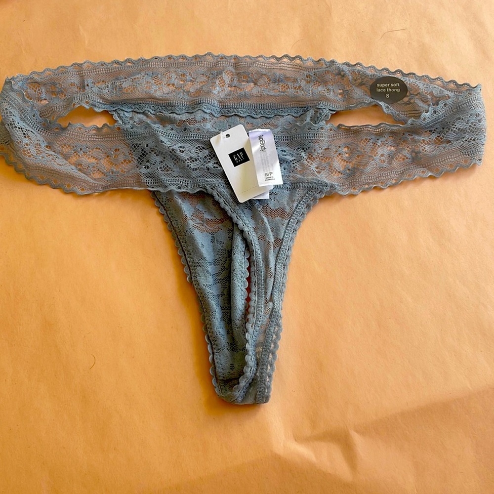 GAP BODY NWT SOFT LACE THONG